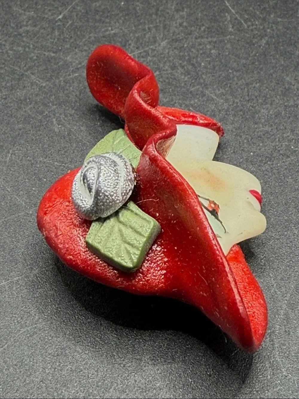 Vintage Hand Painted Art Deco Floppy Hat Lady Bust Head Brooch Pin Jewelry